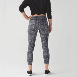 Lululemon Tight Stuff Tight II‎ Splatter White Black / Black Size 8